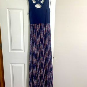 Middle maxi dress. XS. Criss cross strap in back, sleeveless, navy. Barely worn.